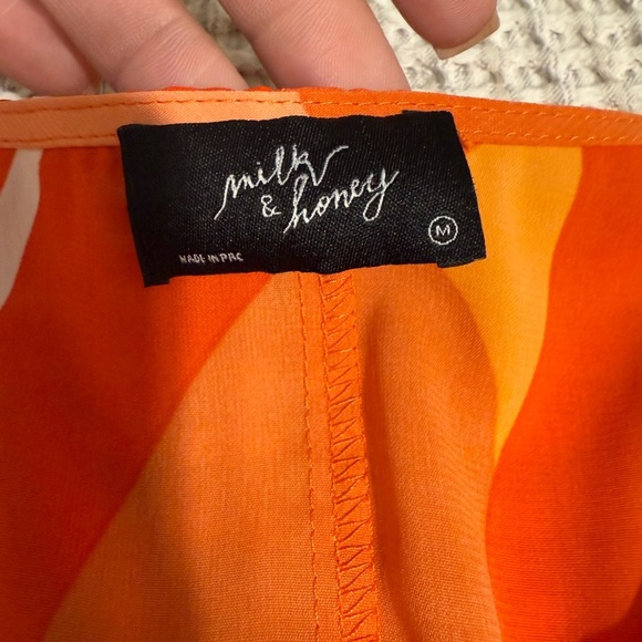 Milk & Honey Top Size M (#226) - Picture 2 of 7